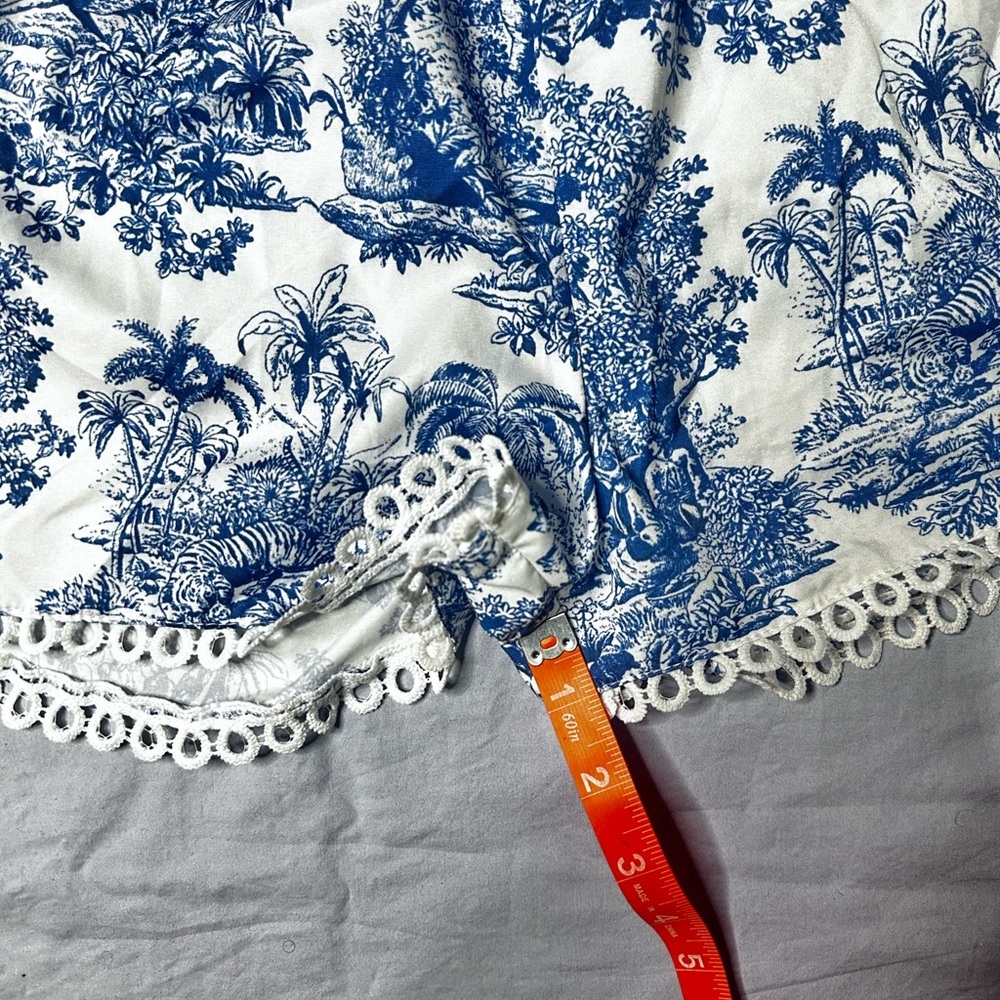 SHEIN Blue and White Kids Printed Romper - Picture 7 of 9